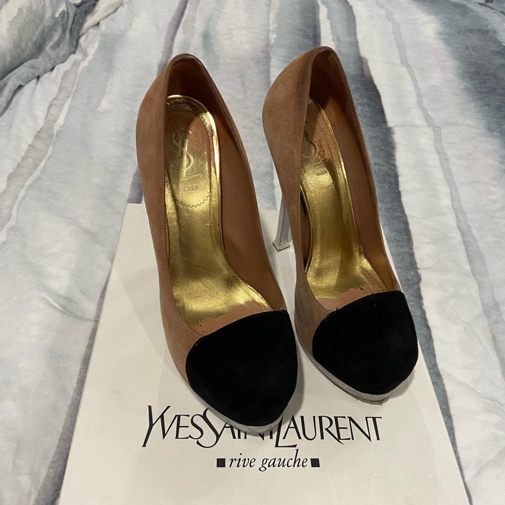 Yves Saint Laurent Tribtoo 105 Cap Pump